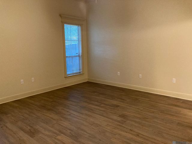 10655 Woodland Oaks, Baton Rouge, LA 70809