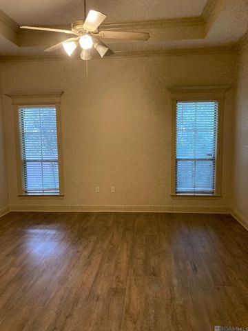 10655 Woodland Oaks, Baton Rouge, LA 70809
