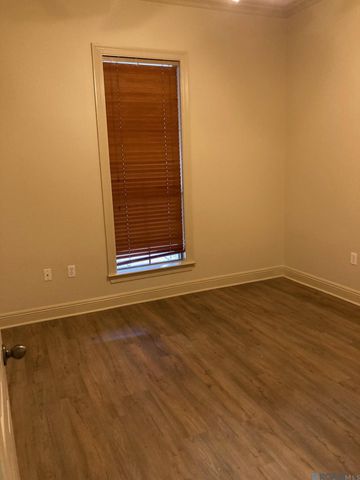 10655 Woodland Oaks, Baton Rouge, LA 70809