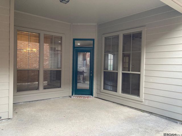 10655 Woodland Oaks, Baton Rouge, LA 70809