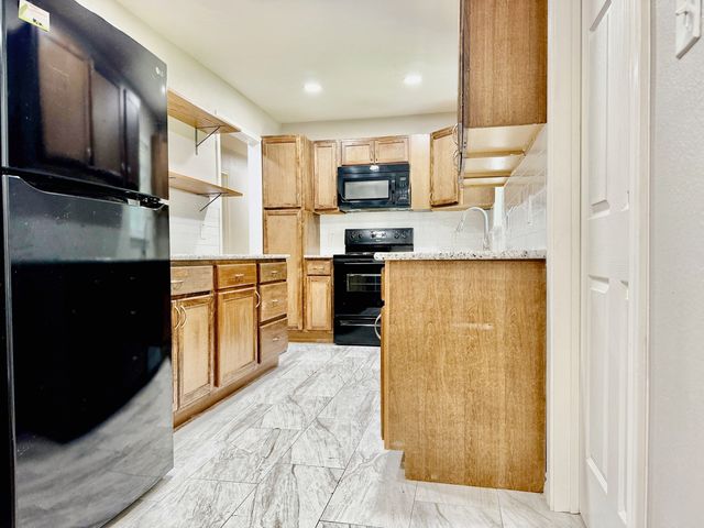 101 Twining Drive, Denison, TX 75020