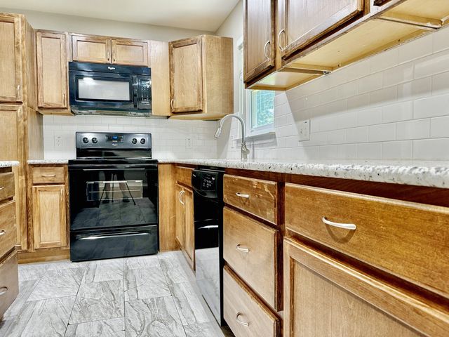 101 Twining Drive, Denison, TX 75020