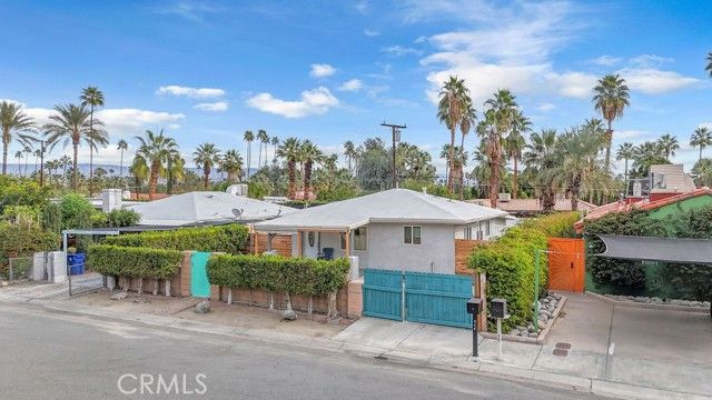 640 S Calle Palo Fierro, Palm Springs, CA 92264