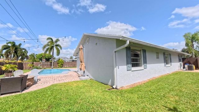 1381 Wyndcliff, Wellington, FL 33414