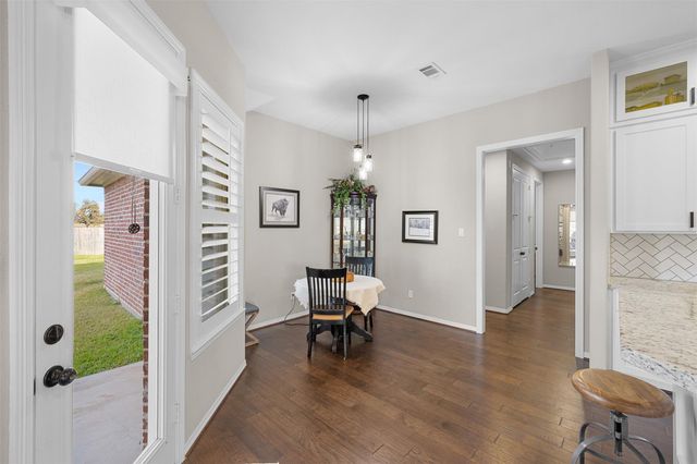 26 Briarwood Lane, Bellville, TX 77418