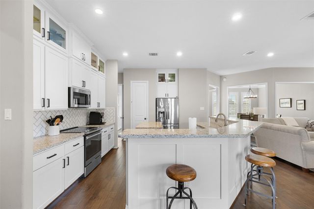 26 Briarwood Lane, Bellville, TX 77418