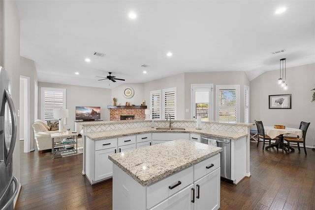 26 Briarwood Lane, Bellville, TX 77418