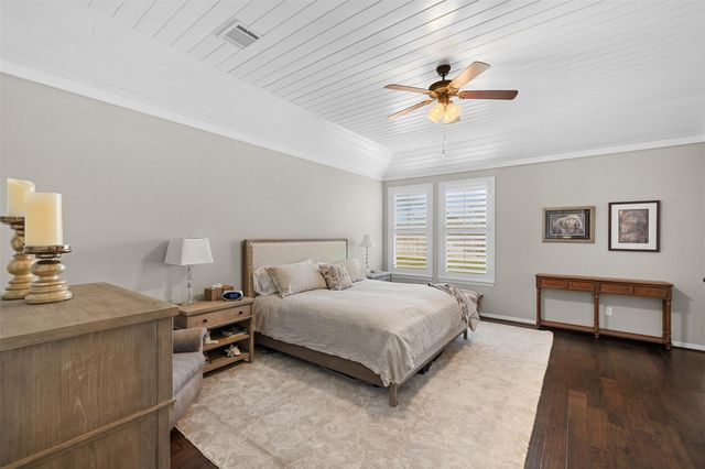 26 Briarwood Lane, Bellville, TX 77418