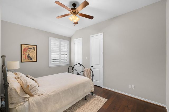 26 Briarwood Lane, Bellville, TX 77418