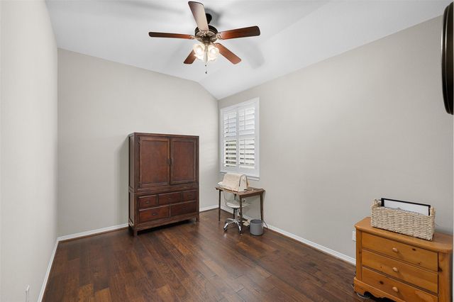 26 Briarwood Lane, Bellville, TX 77418