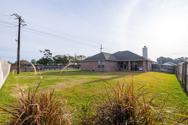 26 Briarwood Lane, Bellville, TX 77418
