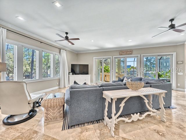 7 Abalone Ln, Hilton Head Island, SC 29928