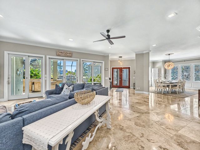 7 Abalone Ln, Hilton Head Island, SC 29928