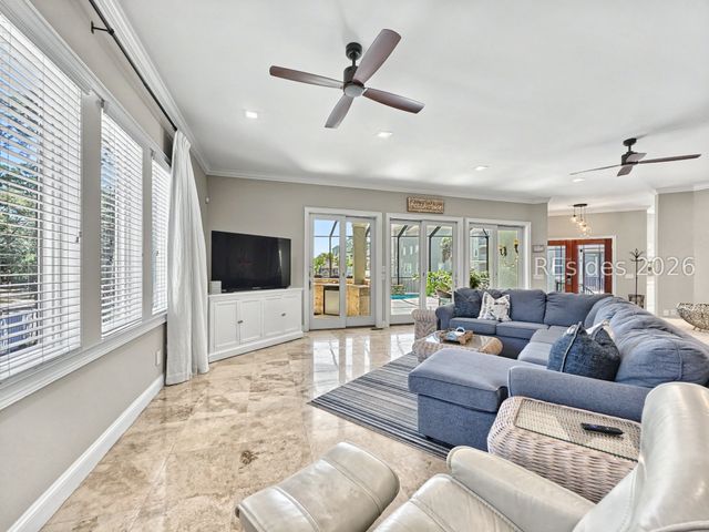 7 Abalone Ln, Hilton Head Island, SC 29928