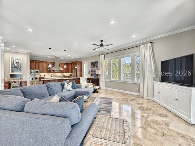 7 Abalone Ln, Hilton Head Island, SC 29928
