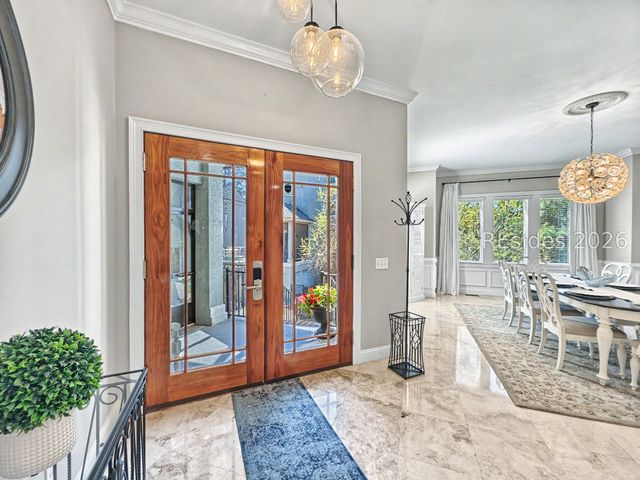 7 Abalone Ln, Hilton Head Island, SC 29928