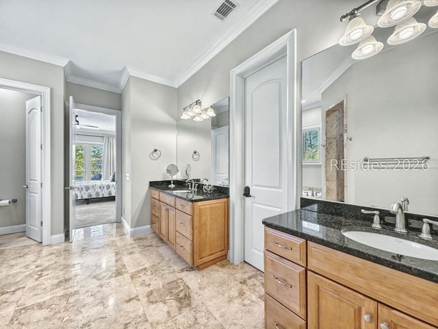 7 Abalone Ln, Hilton Head Island, SC 29928