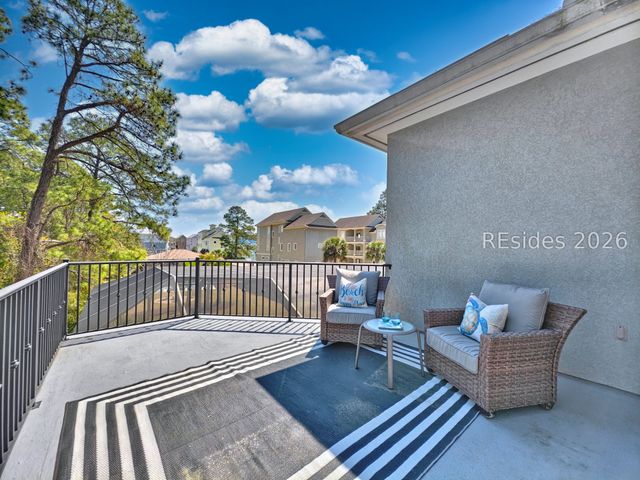 7 Abalone Ln, Hilton Head Island, SC 29928