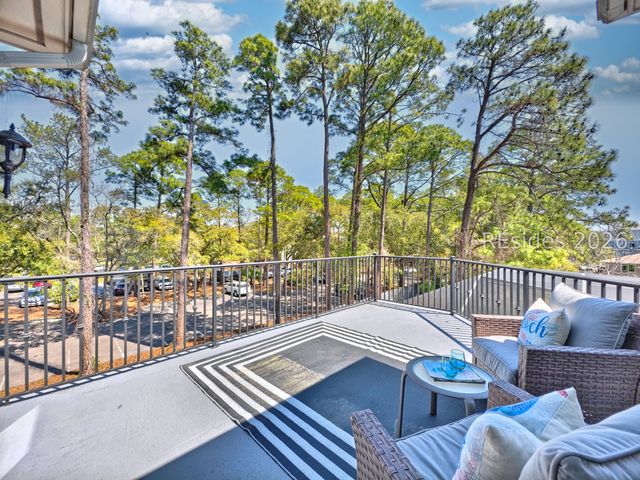 7 Abalone Ln, Hilton Head Island, SC 29928