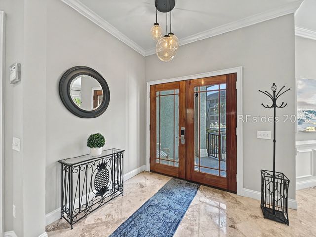 7 Abalone Ln, Hilton Head Island, SC 29928