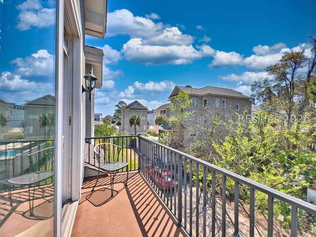 7 Abalone Ln, Hilton Head Island, SC 29928