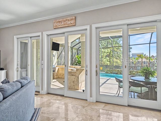 7 Abalone Ln, Hilton Head Island, SC 29928