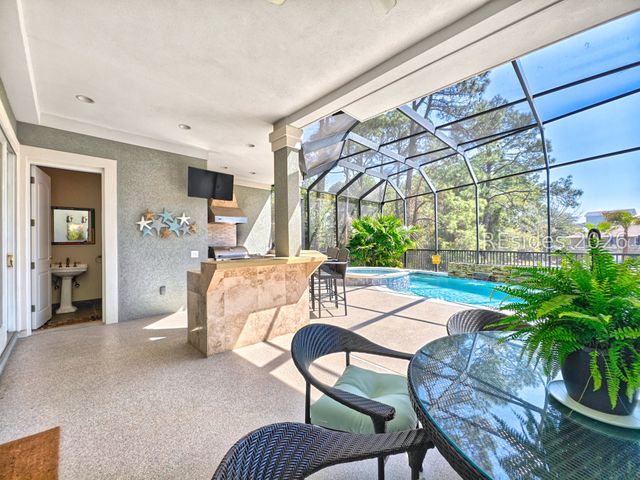 7 Abalone Ln, Hilton Head Island, SC 29928