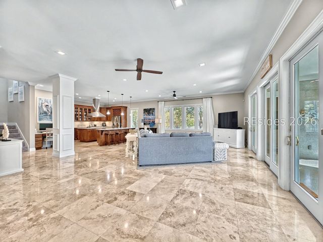 7 Abalone Ln, Hilton Head Island, SC 29928