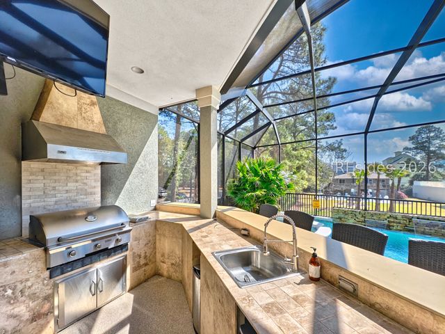 7 Abalone Ln, Hilton Head Island, SC 29928