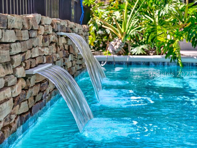 7 Abalone Ln, Hilton Head Island, SC 29928