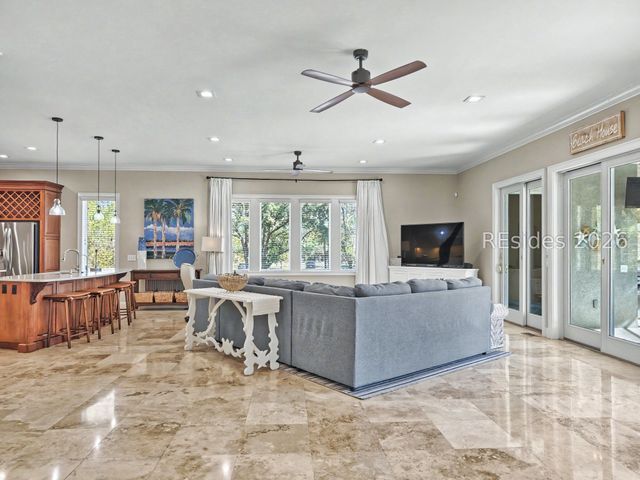 7 Abalone Ln, Hilton Head Island, SC 29928
