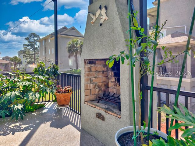 7 Abalone Ln, Hilton Head Island, SC 29928