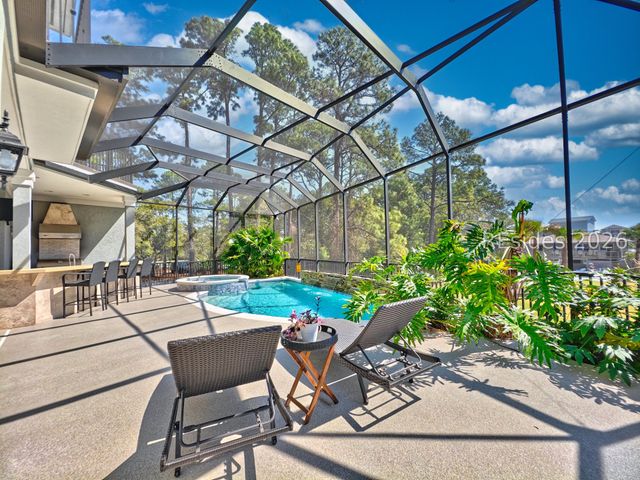 7 Abalone Ln, Hilton Head Island, SC 29928