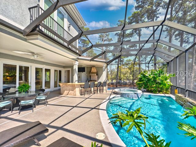 7 Abalone Ln, Hilton Head Island, SC 29928