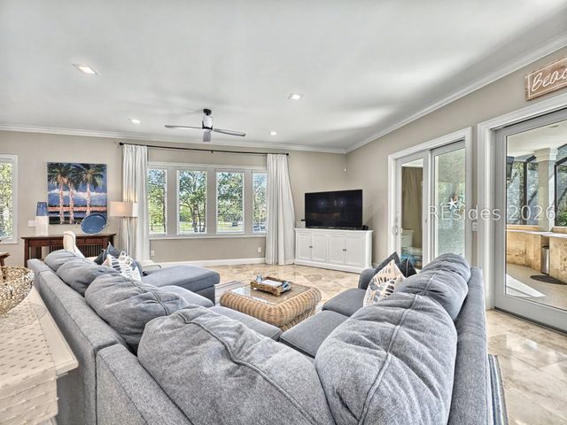 7 Abalone Ln, Hilton Head Island, SC 29928