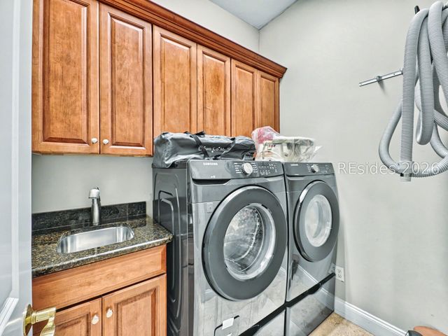 7 Abalone Ln, Hilton Head Island, SC 29928