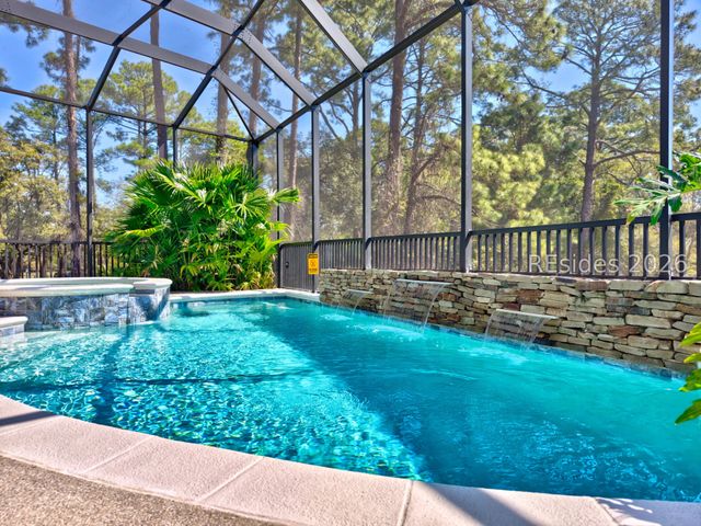 7 Abalone Ln, Hilton Head Island, SC 29928