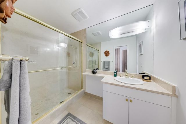 1000 Venetian Way 1902, Miami, FL 33139