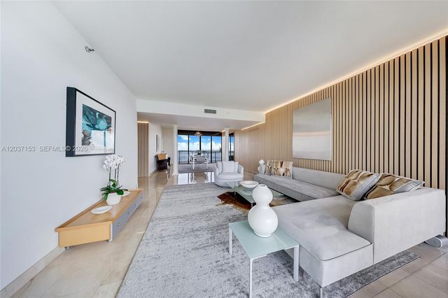 1000 Venetian Way 1902, Miami, FL 33139