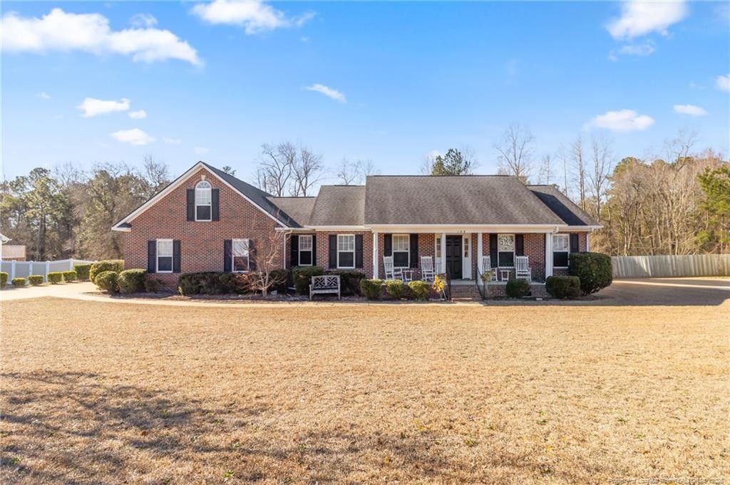 108 Breckenridge Drive, Raeford, NC 28376