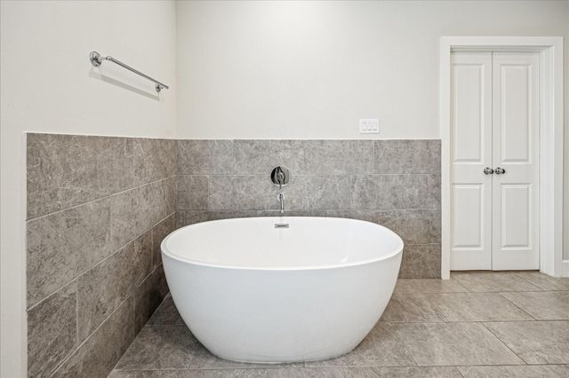 4919 Avenue J, Houston, TX 77011