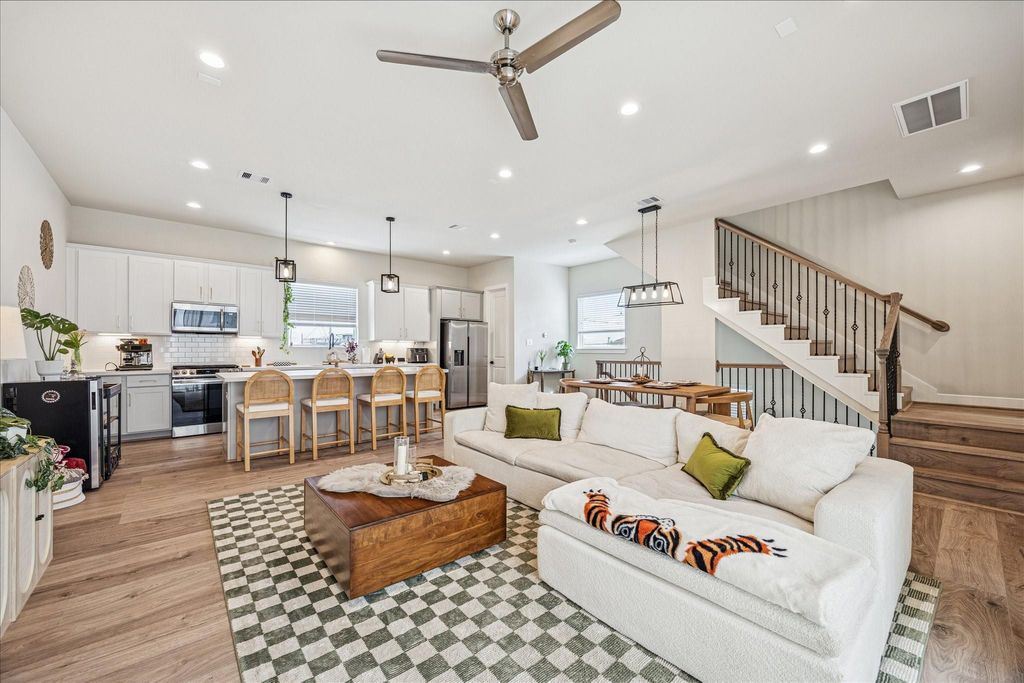 4919 Avenue J, Houston, TX 77011