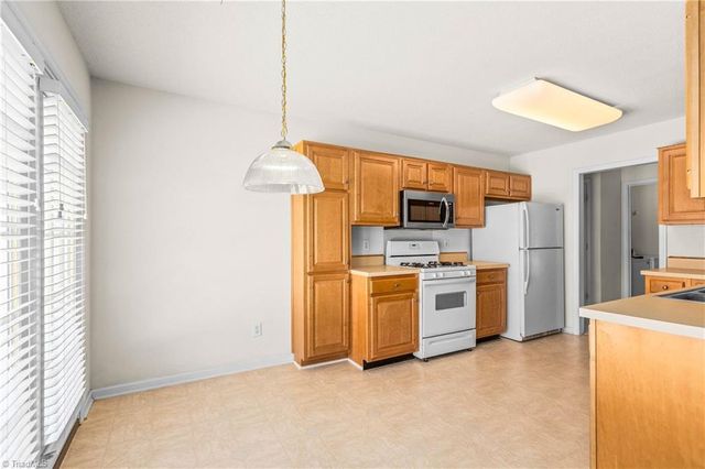 210 Silver Creek Trail, Kernersville, NC 27284
