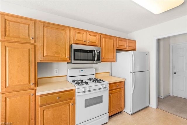 210 Silver Creek Trail, Kernersville, NC 27284