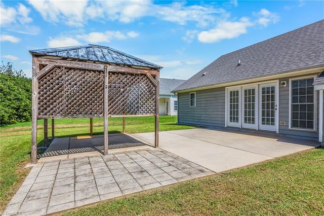 210 Silver Creek Trail, Kernersville, NC 27284