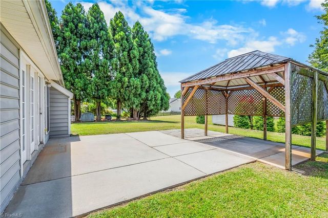 210 Silver Creek Trail, Kernersville, NC 27284