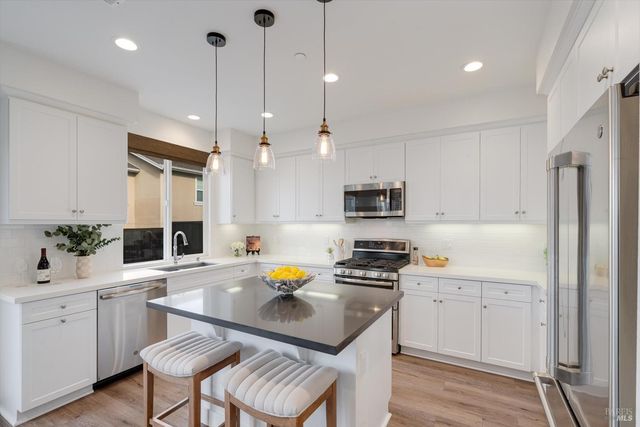 1601 Rose Clover St, Santa Rosa, CA 95403