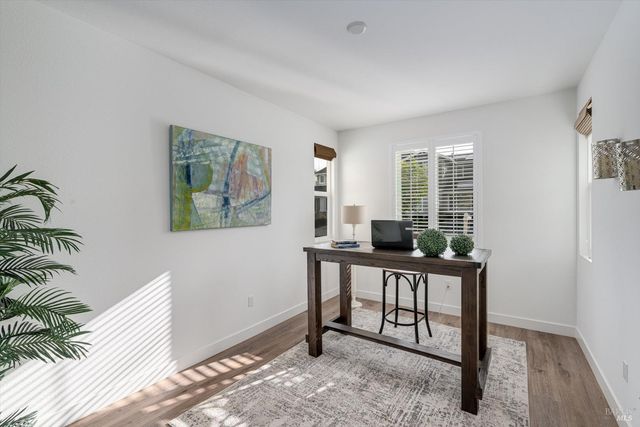 1601 Rose Clover St, Santa Rosa, CA 95403