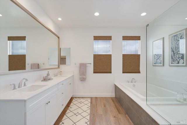 1601 Rose Clover St, Santa Rosa, CA 95403