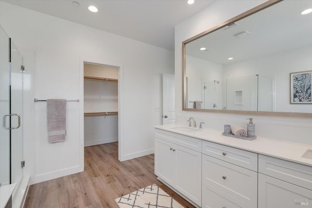 1601 Rose Clover St, Santa Rosa, CA 95403